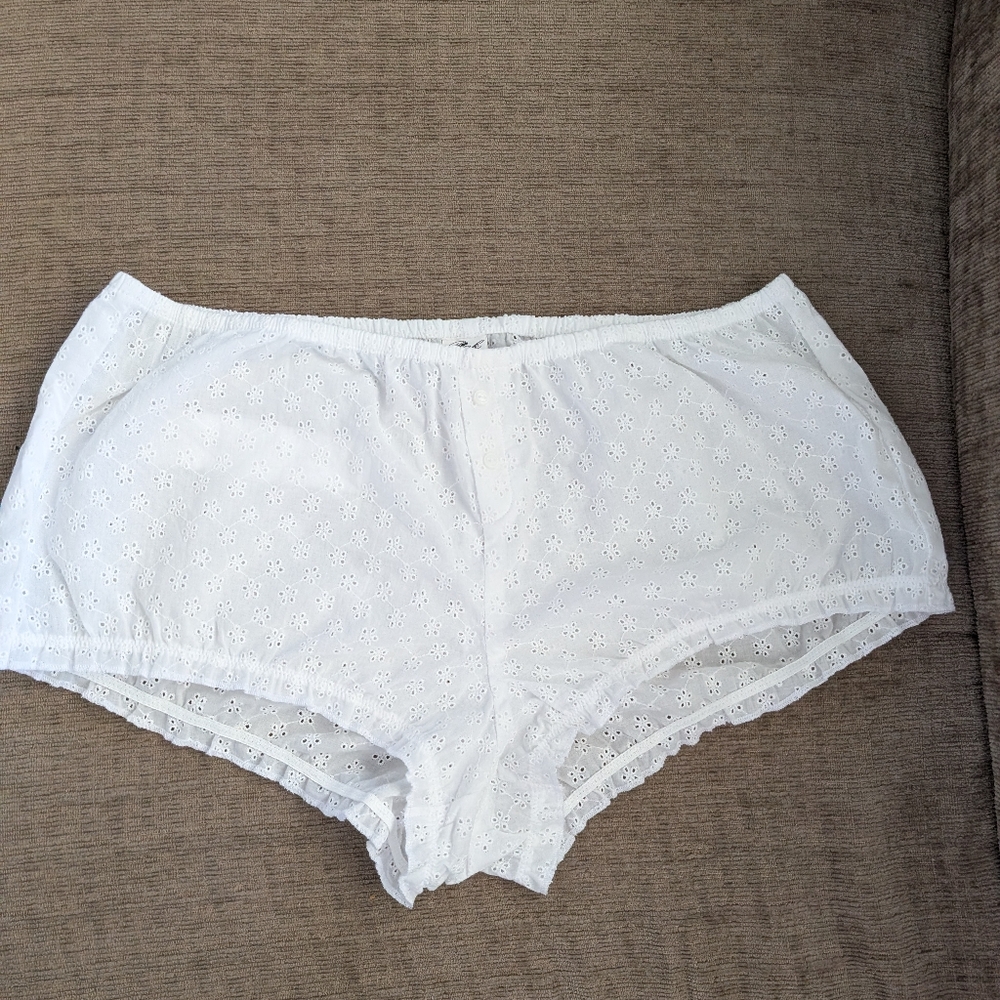 Eyelet Sleep Short. Nwot